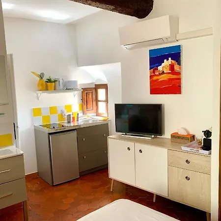 Le 1835, Ambre-jaune *