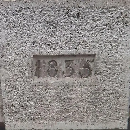 Le 1835, Ambre-jaune